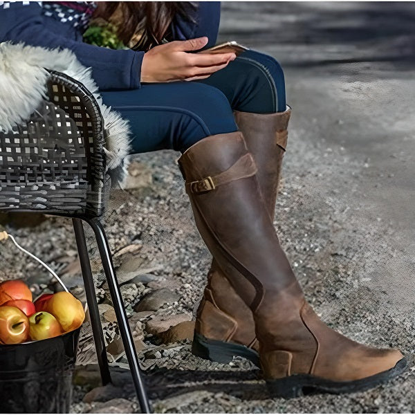 Agathe Bottes Cavalières Hautes À Sangle Et Talon Plat Femme