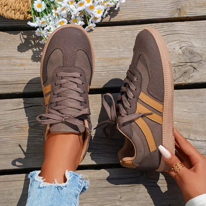 Adèle Baskets Rétro À Lacets Et Bandes Latérales Femme