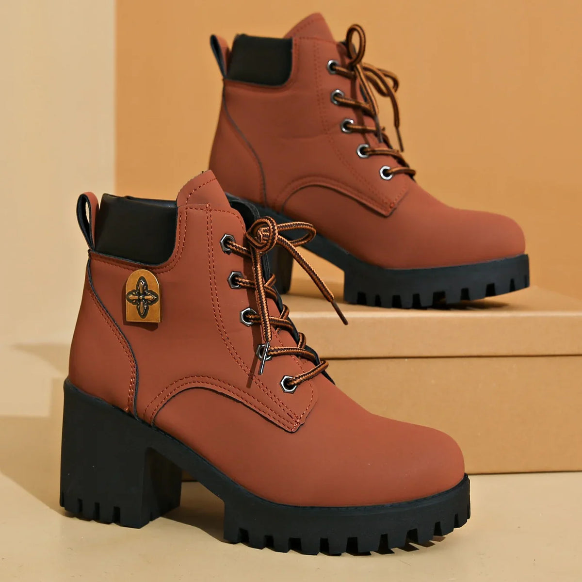 Capucine Bottines À Lacets Talon Carré Et Semelle Crantée Femme