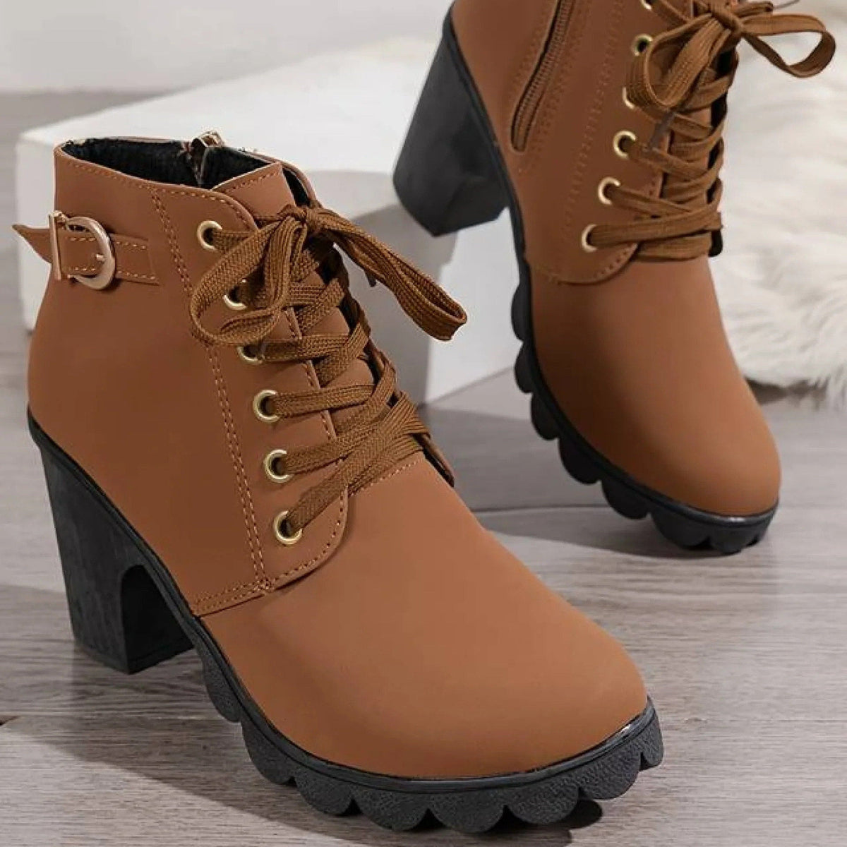 Estelle Bottines Effet Daim À Lacets Boucle Et Talon Carré Femme