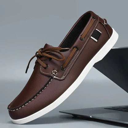 Chaussures bateau Corentin en éco-cuir pour homme, vue de profil