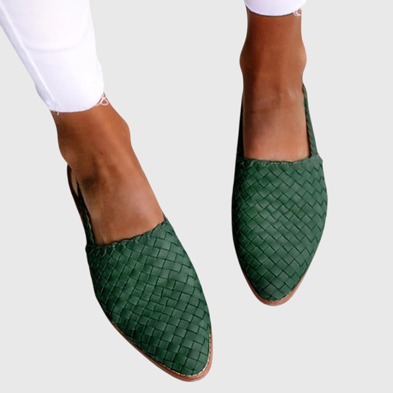 Sandale plate Solène en cuir tressé à la main, coloris vert