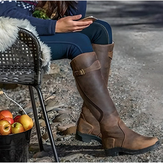 Agathe Bottes Cavalières Hautes À Sangle Et Talon Plat Femme